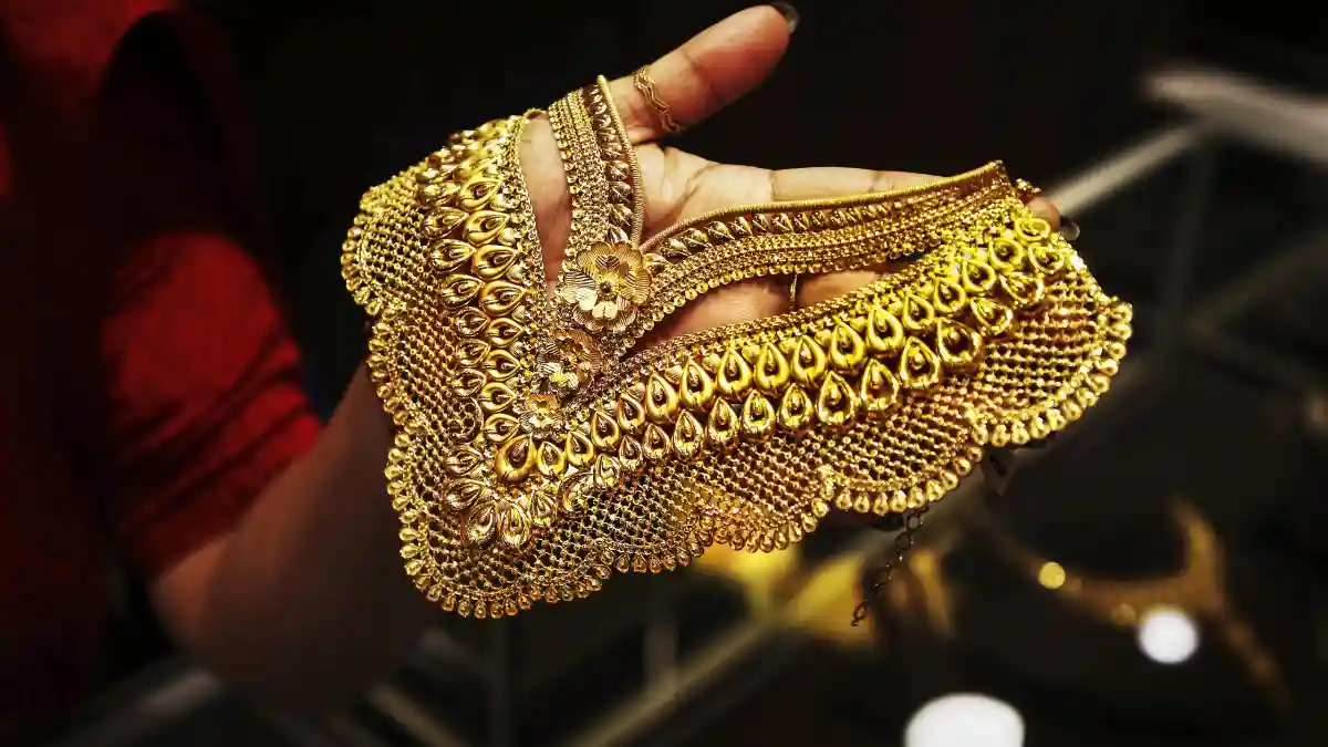 Gold and Silver Prices fall from the Top: Check Today March 28 current price