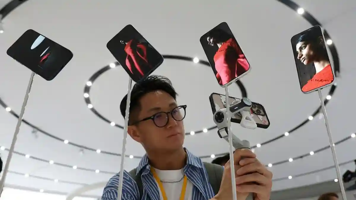 Buying iPhone 17 from India? How price difference from Dubai